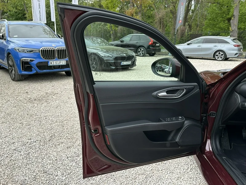 Alfa Romeo Giulia 13