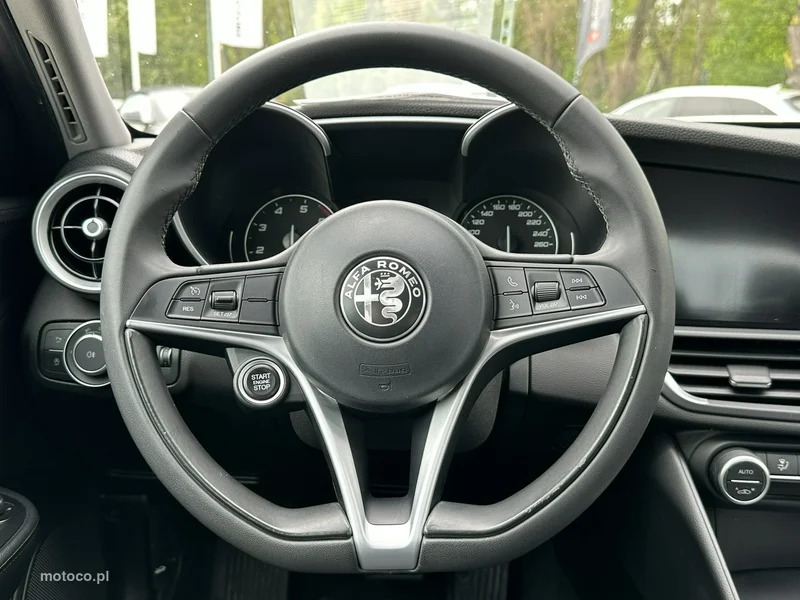 Alfa Romeo Giulia 23