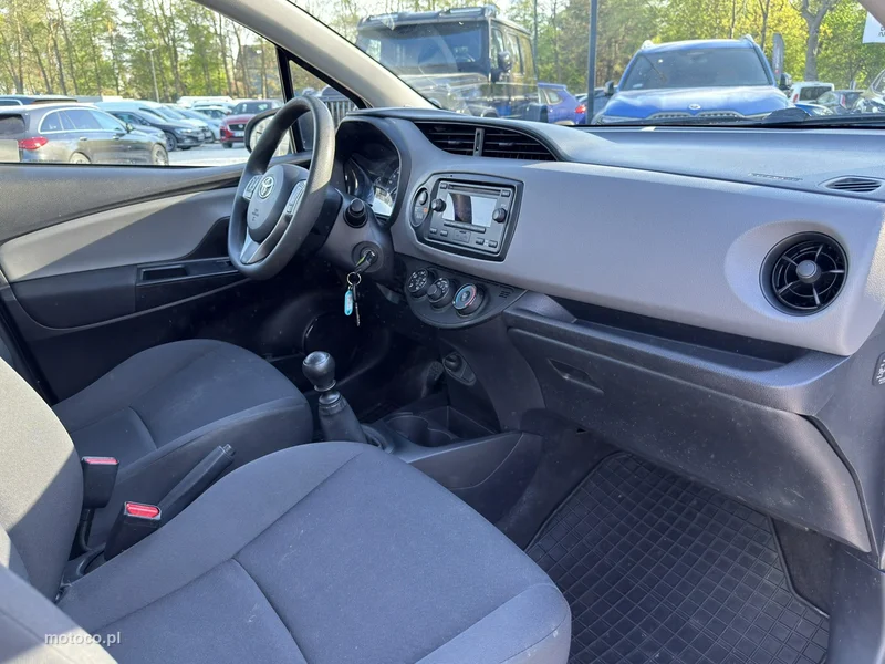 Toyota Yaris XP130 15