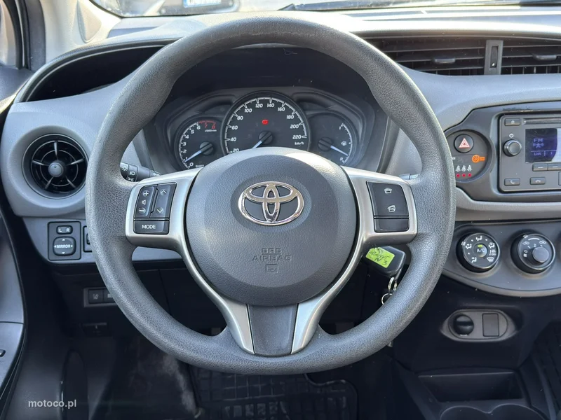 Toyota Yaris XP130 18