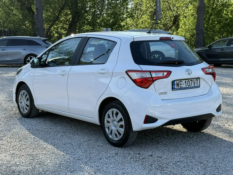 Toyota Yaris XP130 5