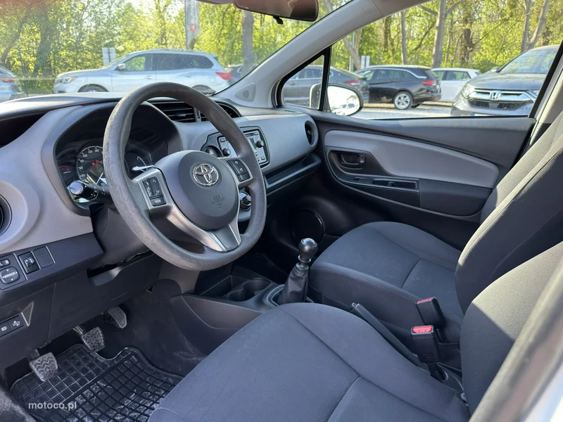 Toyota Yaris XP130 10