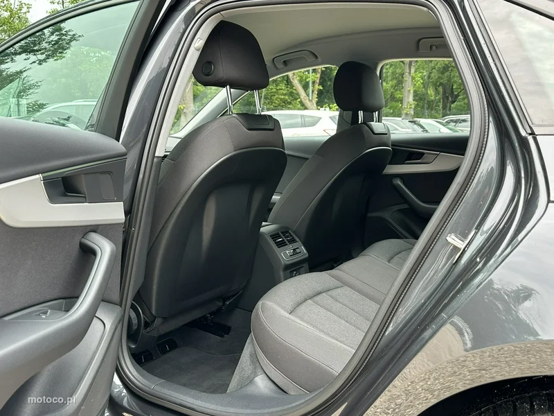Audi A4 B9 15