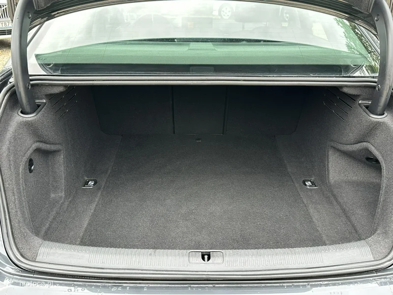Audi A4 B9 10