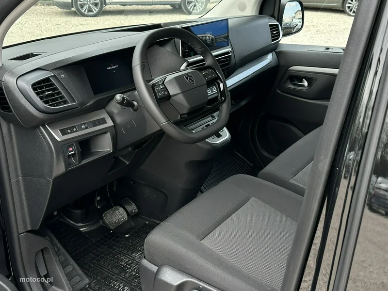 Peugeot Traveller 11