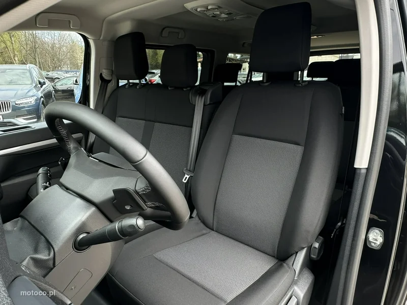 Peugeot Traveller 13
