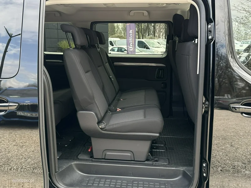 Peugeot Traveller 18