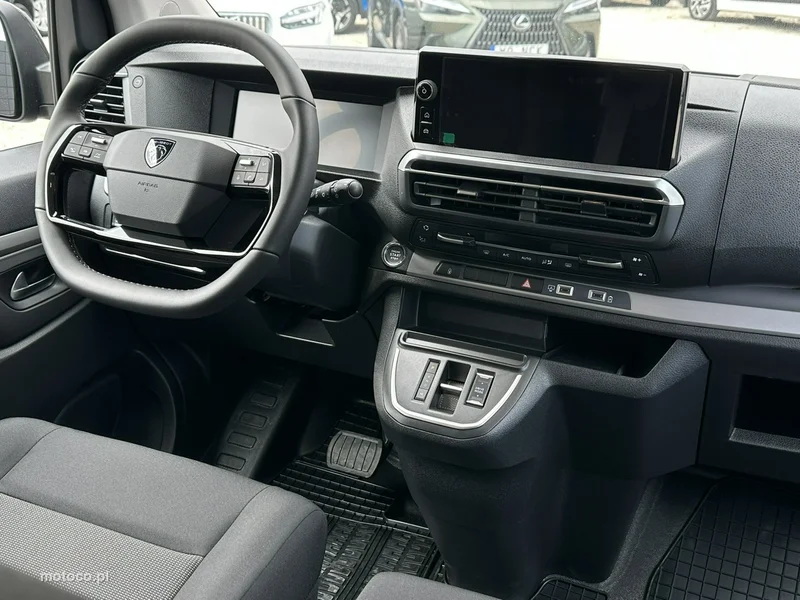 Peugeot Traveller 21
