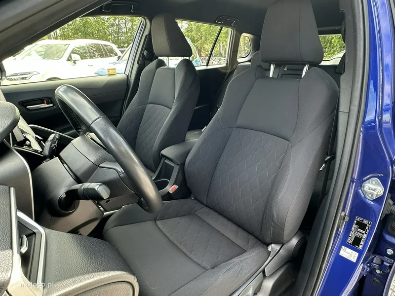 Toyota Corolla Cross 13