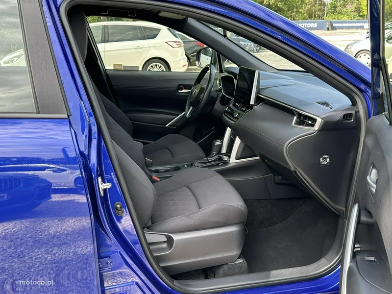 Toyota Corolla Cross 19