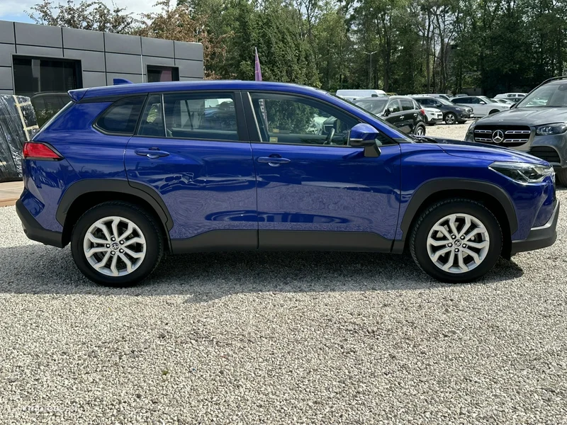 Toyota Corolla Cross 8