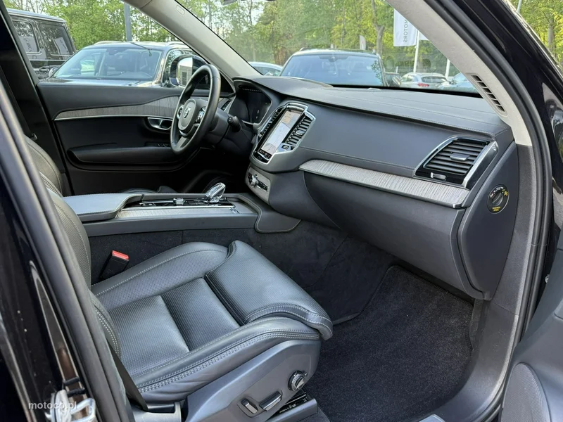 Volvo XC 90 25