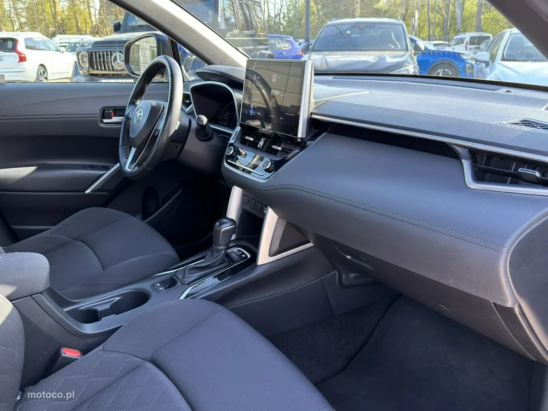 Toyota Corolla Cross 17
