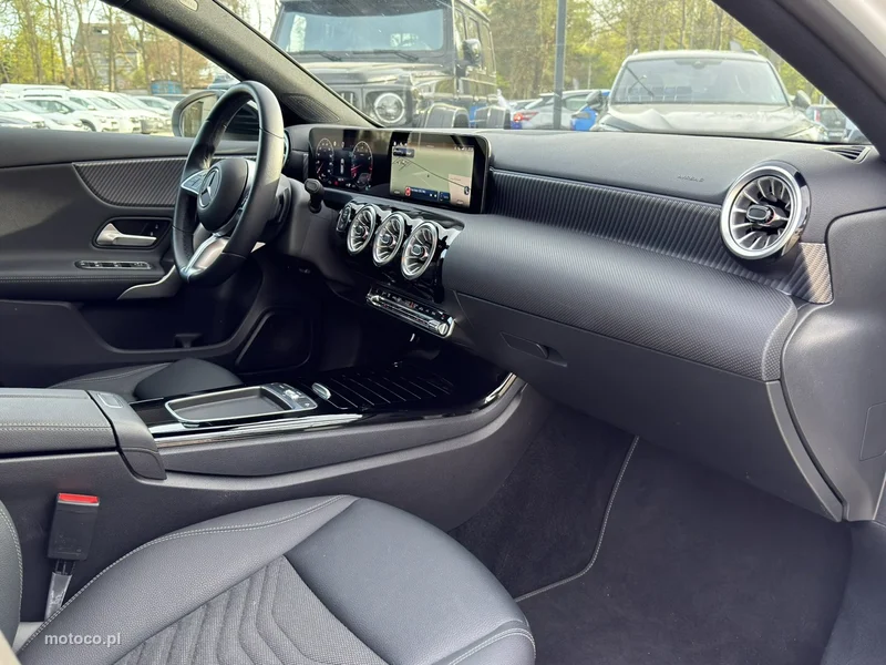 Mercedes-Benz Klasa A W177 A 180 18