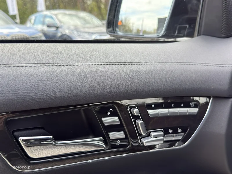 Mercedes-Benz CL C216 CL 500 15