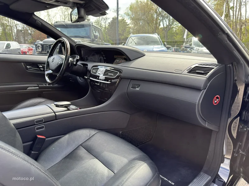 Mercedes-Benz CL C216 CL 500 22