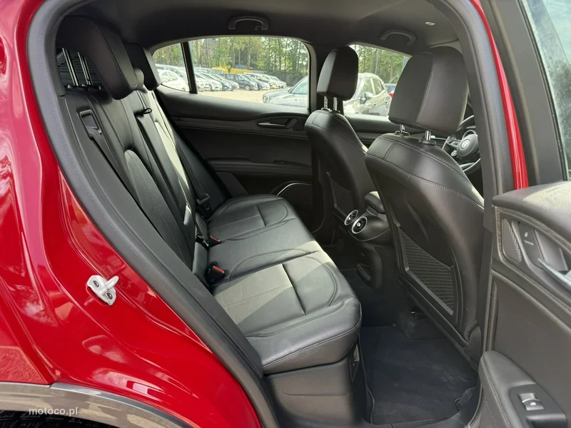 Alfa Romeo Stelvio 21