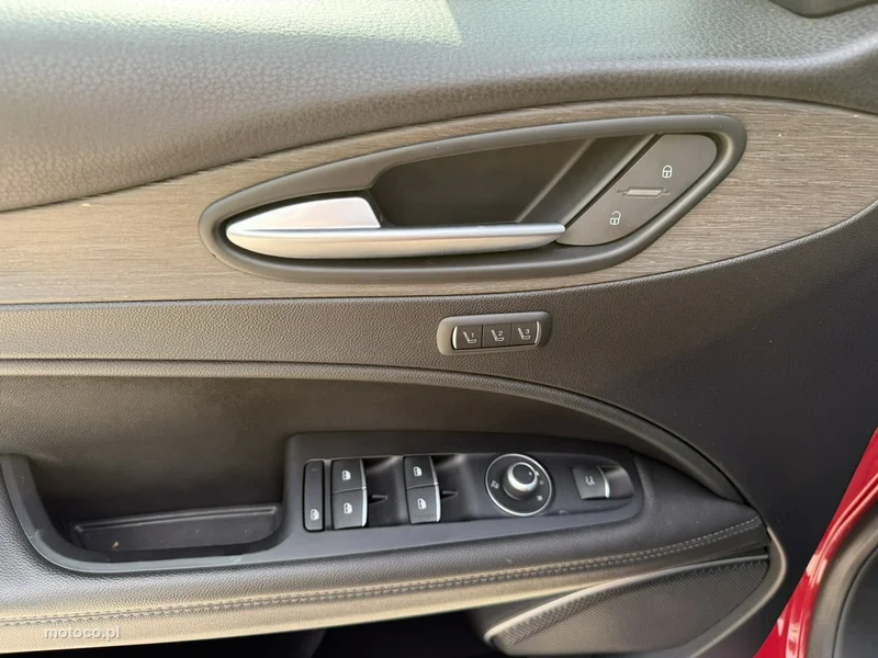 Alfa Romeo Stelvio 25