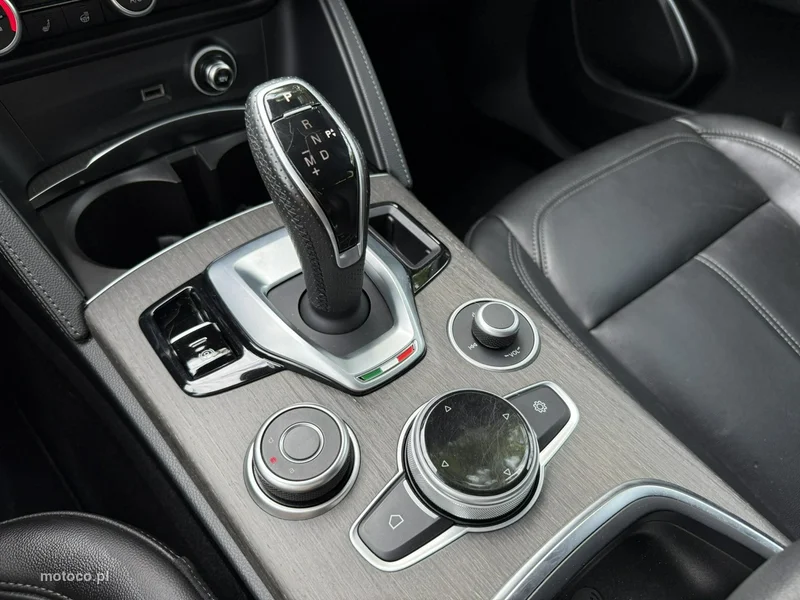 Alfa Romeo Stelvio 29
