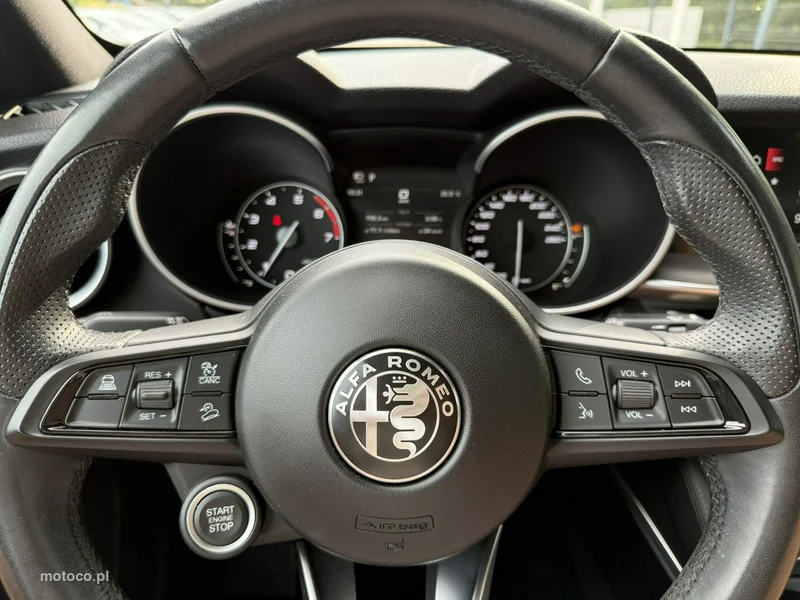 Alfa Romeo Stelvio 31