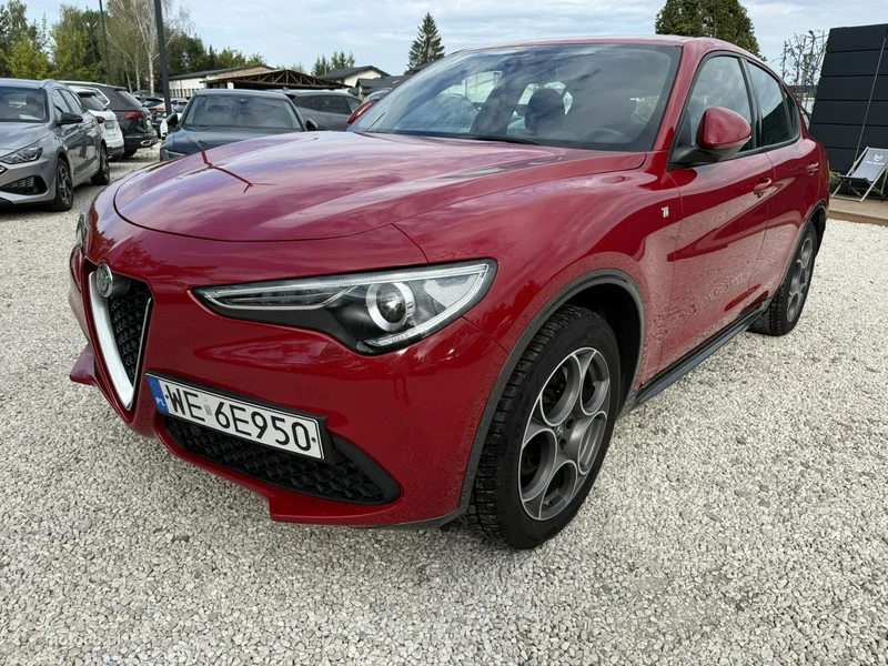 Alfa Romeo Stelvio 10