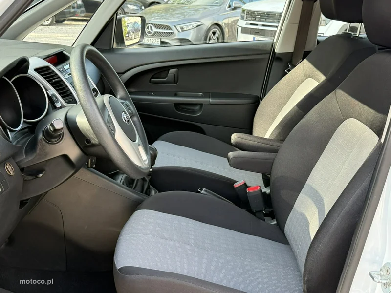Kia Venga 11