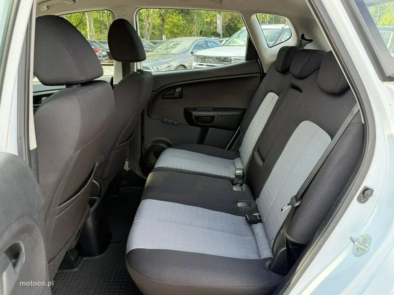 Kia Venga 15