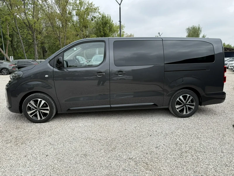 Peugeot Traveller 12