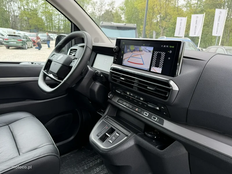 Peugeot Traveller 16
