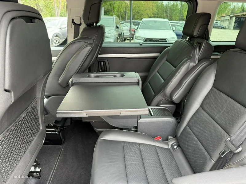 Peugeot Traveller 22