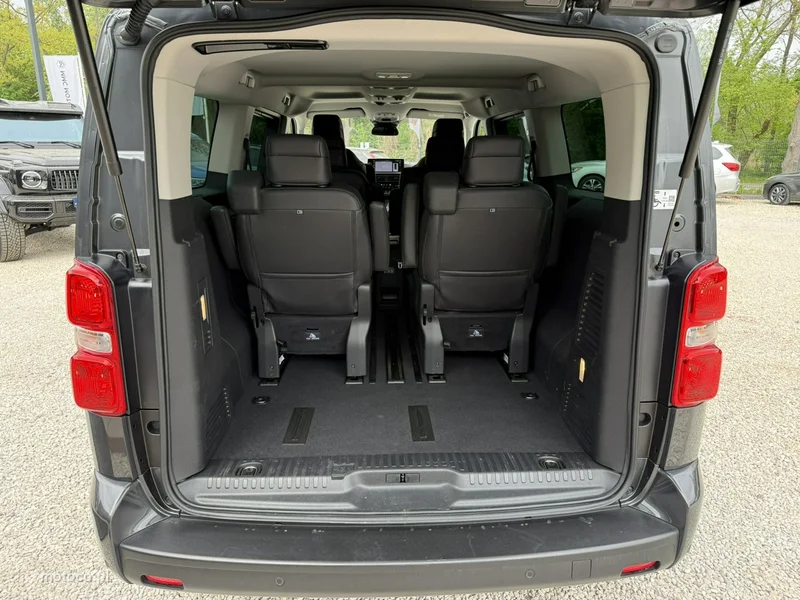 Peugeot Traveller 28