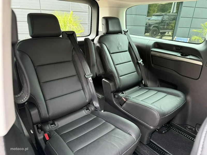 Peugeot Traveller 4