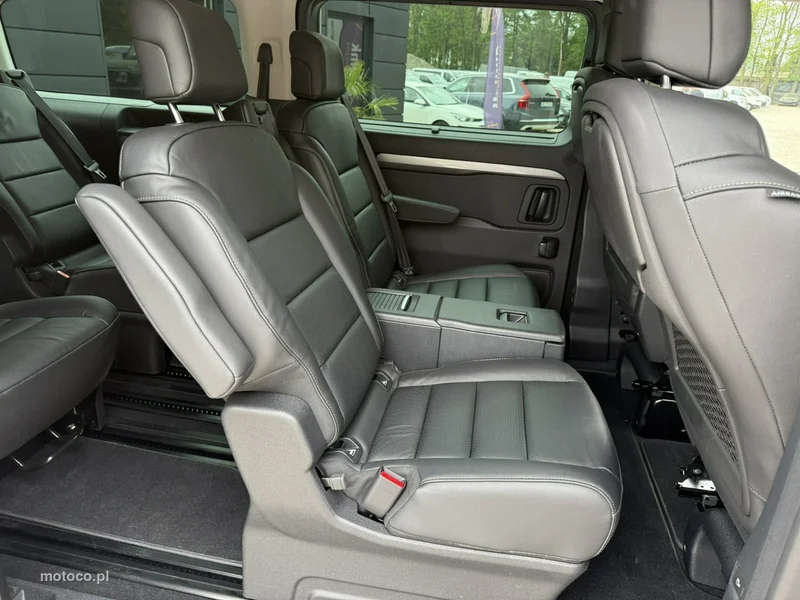 Peugeot Traveller 7