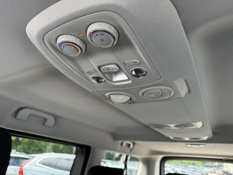 Peugeot Traveller 15