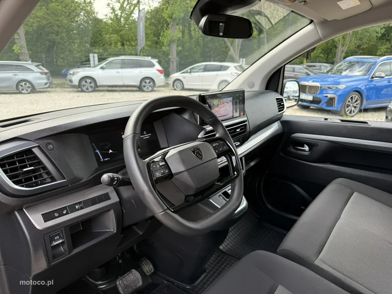 Peugeot Traveller 18
