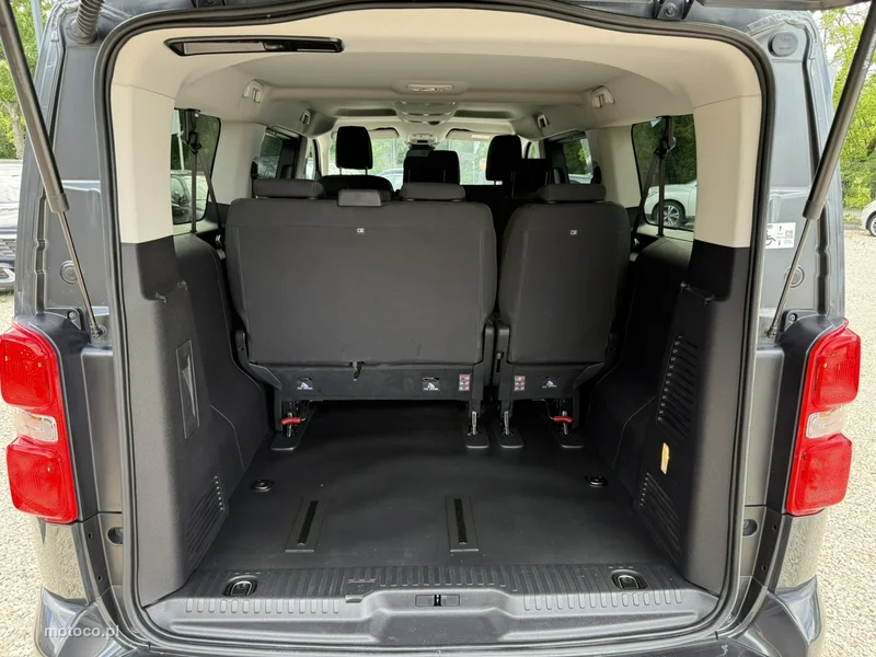 Peugeot Traveller 23