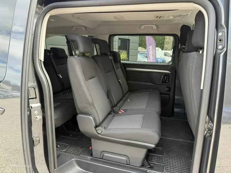 Peugeot Traveller 25
