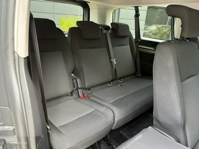 Peugeot Traveller 26
