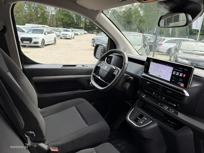 Peugeot Traveller 30
