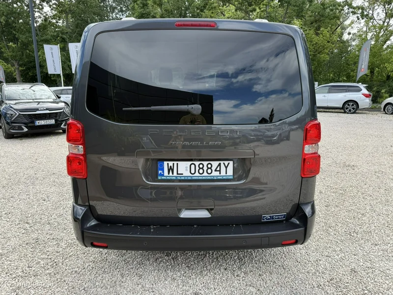Peugeot Traveller 10