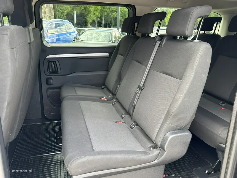 Peugeot Traveller 13