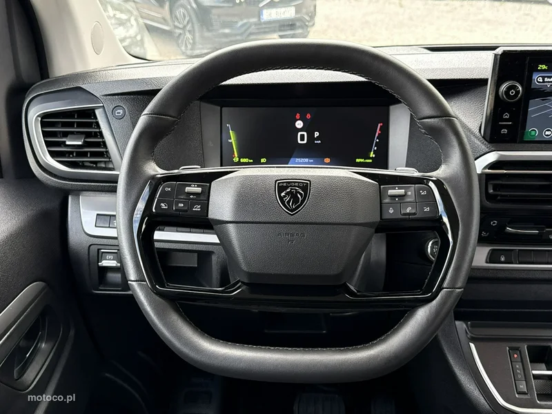 Peugeot Traveller 21