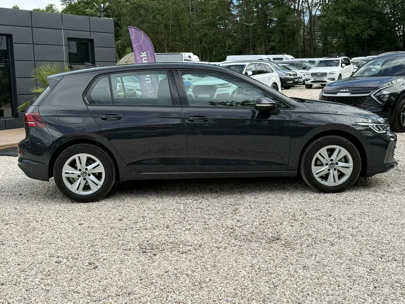 Volkswagen Golf VIII 2