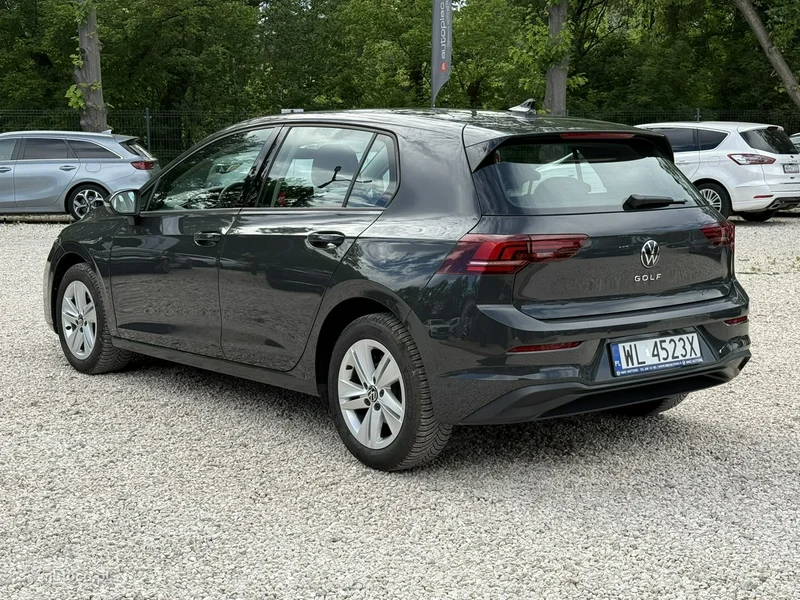Volkswagen Golf VIII 5