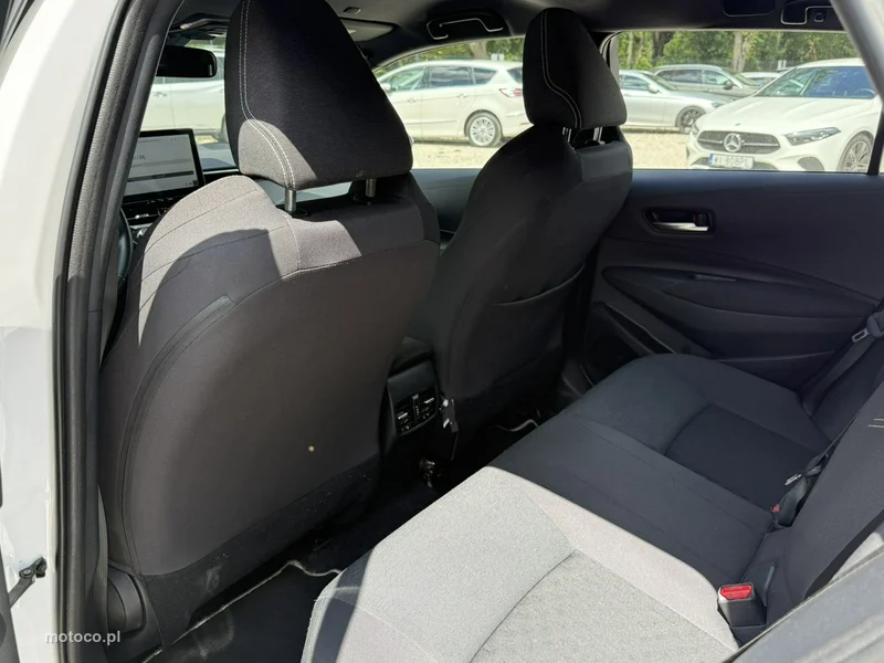 Toyota Corolla E210 13