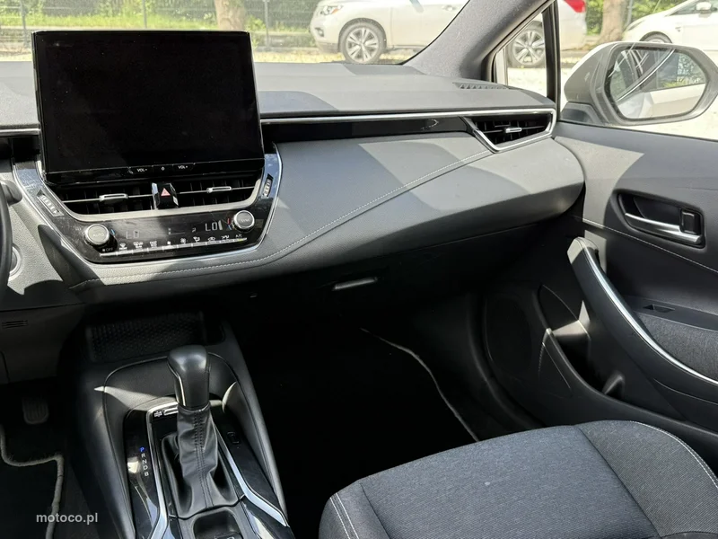 Toyota Corolla E210 19
