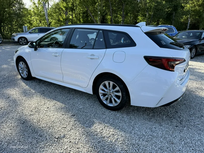 Toyota Corolla E210 8