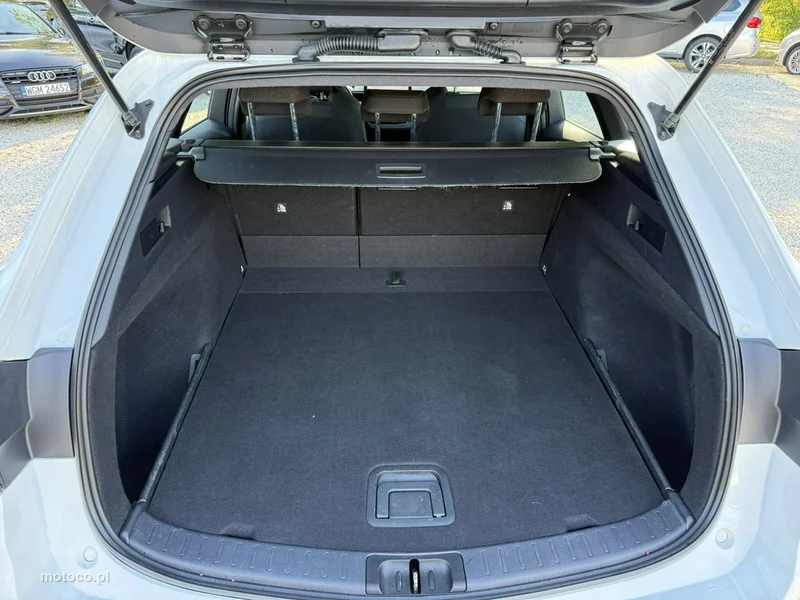Toyota Corolla E210 9