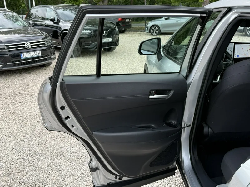 Toyota Corolla Cross 16