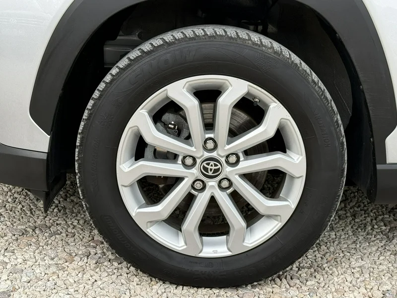 Toyota Corolla Cross 9